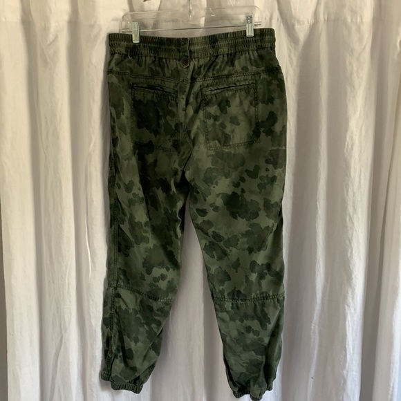 Anthropologie camo joggers - Picture 6 of 9